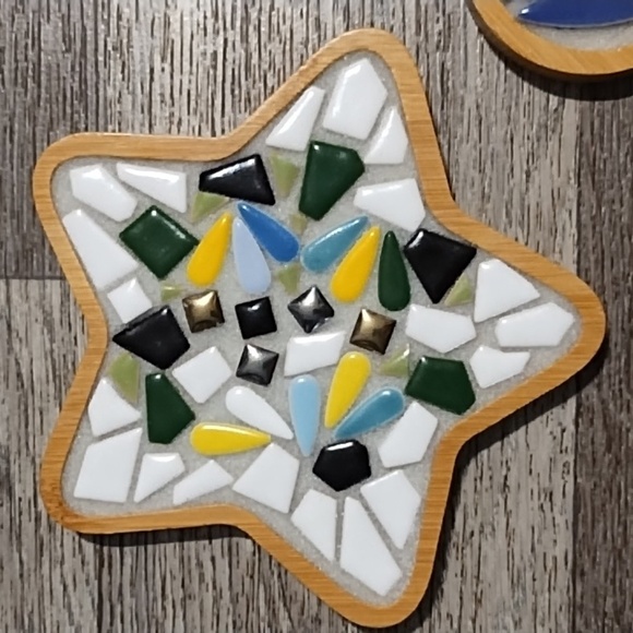2 Mosaic Pieces Star Flower 6" - Picture 2 of 4